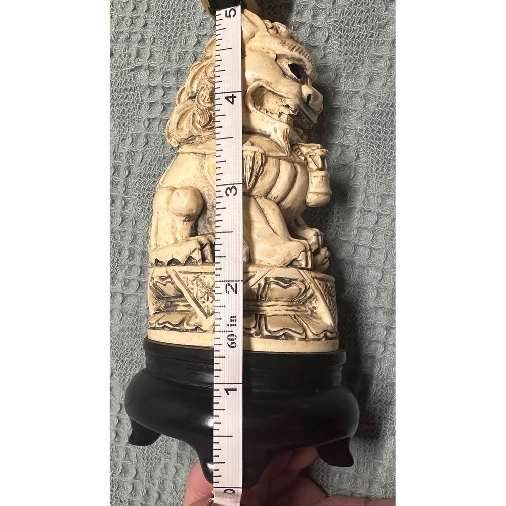 Vintage Carved‎ Foo Dog Lions Pair Ivory Color On Black Wood Stands - Picture 9 of 12